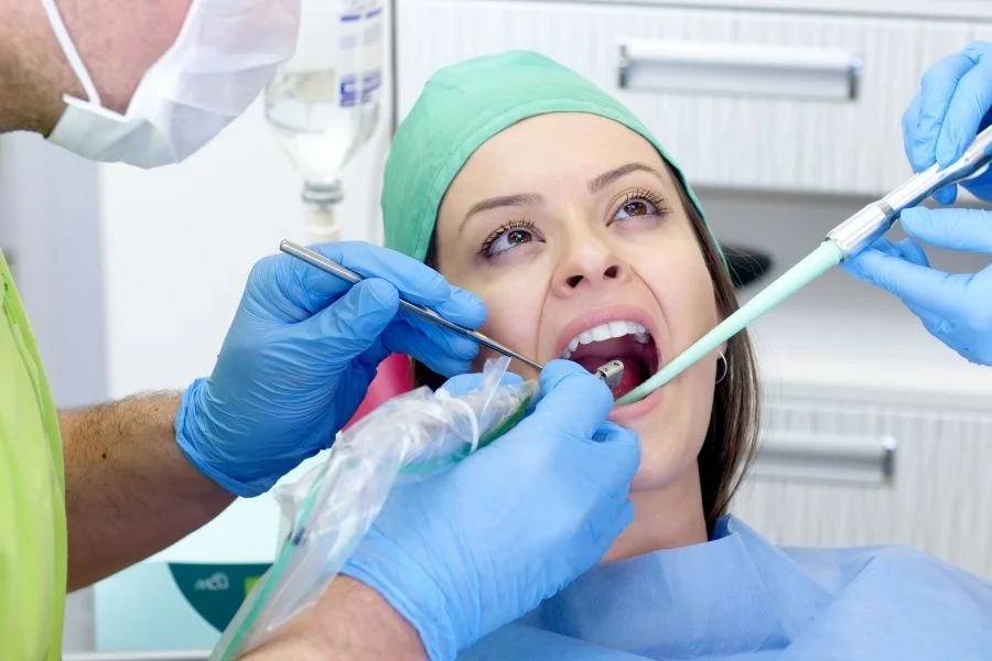 Airflow Teeth Cleaning